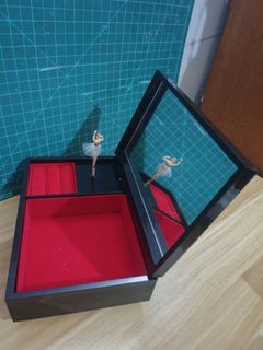 VINTAGE JEWELRY MUSIC "JAPANESE OR CHINESE" BOX