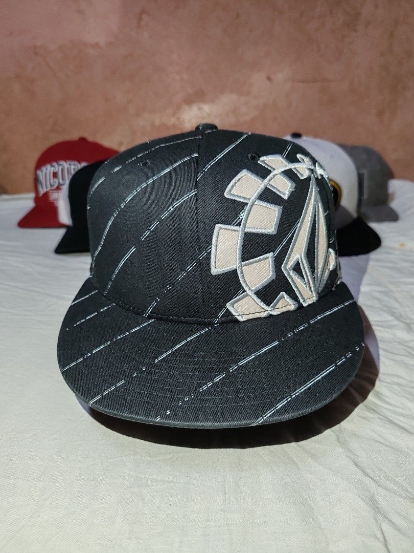 VOLCOM CLOSED CAP (Category: Caps & Hats) located in Butuan. Submitted by triptrift2023 (Listing ID 1365602623, Image 1). Description: .