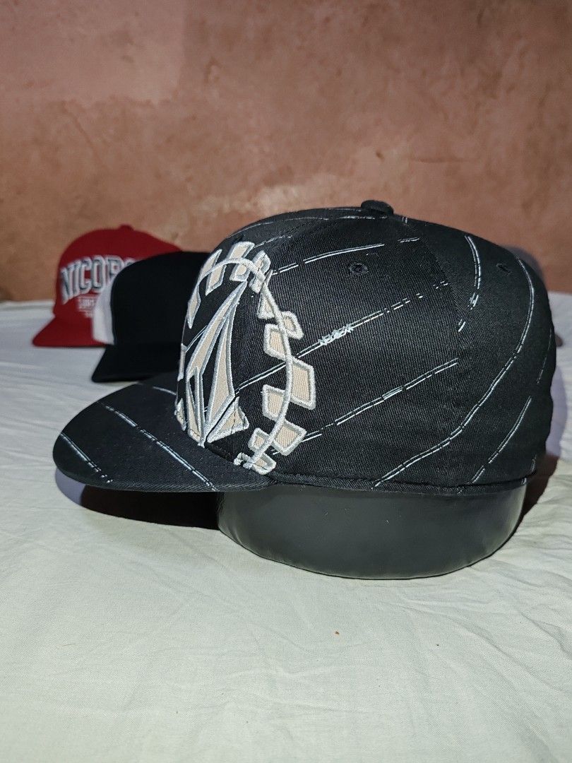 VOLCOM CLOSED CAP (Category: Caps & Hats) located in Butuan. Submitted by triptrift2023 (Listing ID 1365602623, Image 2). Description: .