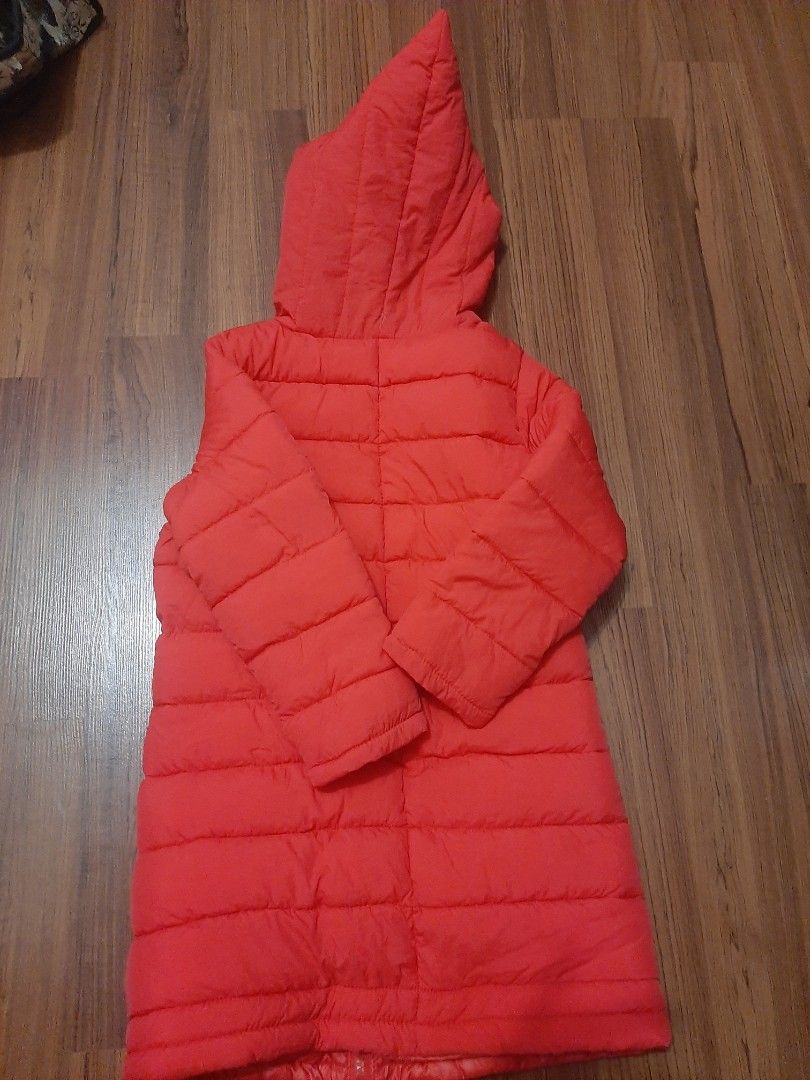 Winter jacket (Category: Babies & Kids Fashion) located in Puchong. Submitted by shadysoffy (Listing ID 1365630640, Image 3). Description: - size 110, fit girl 4-6 years old - brand new, bought from taobao, knee length jacket - kept for a year plus thus letting go at low price.