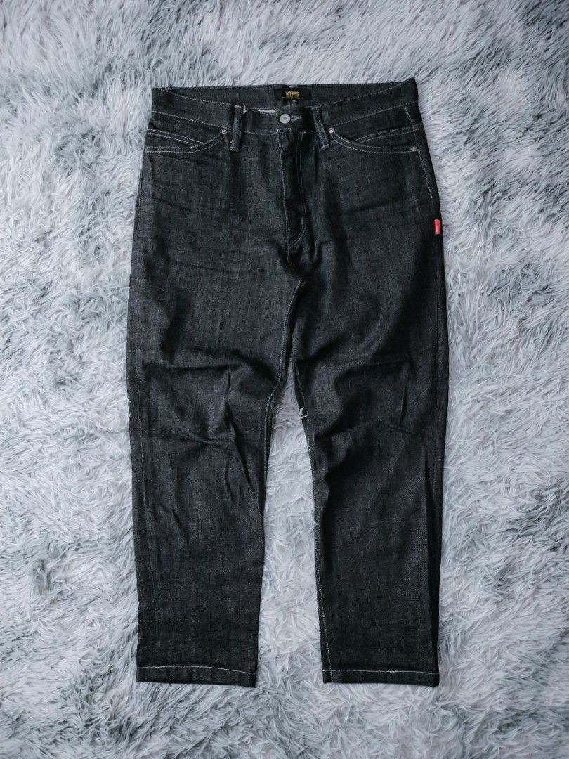 Wtaps blues skinny raw denim jeans (Category: Jeans) located in Rosales. Submitted by simplebyx.ph (Listing ID 1365620878, Image 2). Description: Wtaps blues skinny raw denim jeans __________________ Size: small on tag Waistline: 32-34 Length: 35.5 Front rise: 11 Leg opening: 6.5 (Measured by inches) Issue: None (Colors may vary due to lighting) 9.5/10 | Condition Hand wash & Clean☑ Price: 2950 "See all Slides n Check the Beautiful Piece" ALL ITE