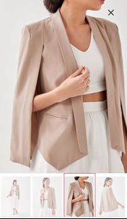 (Category: ) located in . Submitted by lolamon_wardrobe (Listing ID 1365546417, Image 1). Description: .