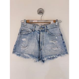 由 2ndhand.closet (刊登 ID 1365563914，圖片 1) 提交，位於 的 (類別：)，說明：。
