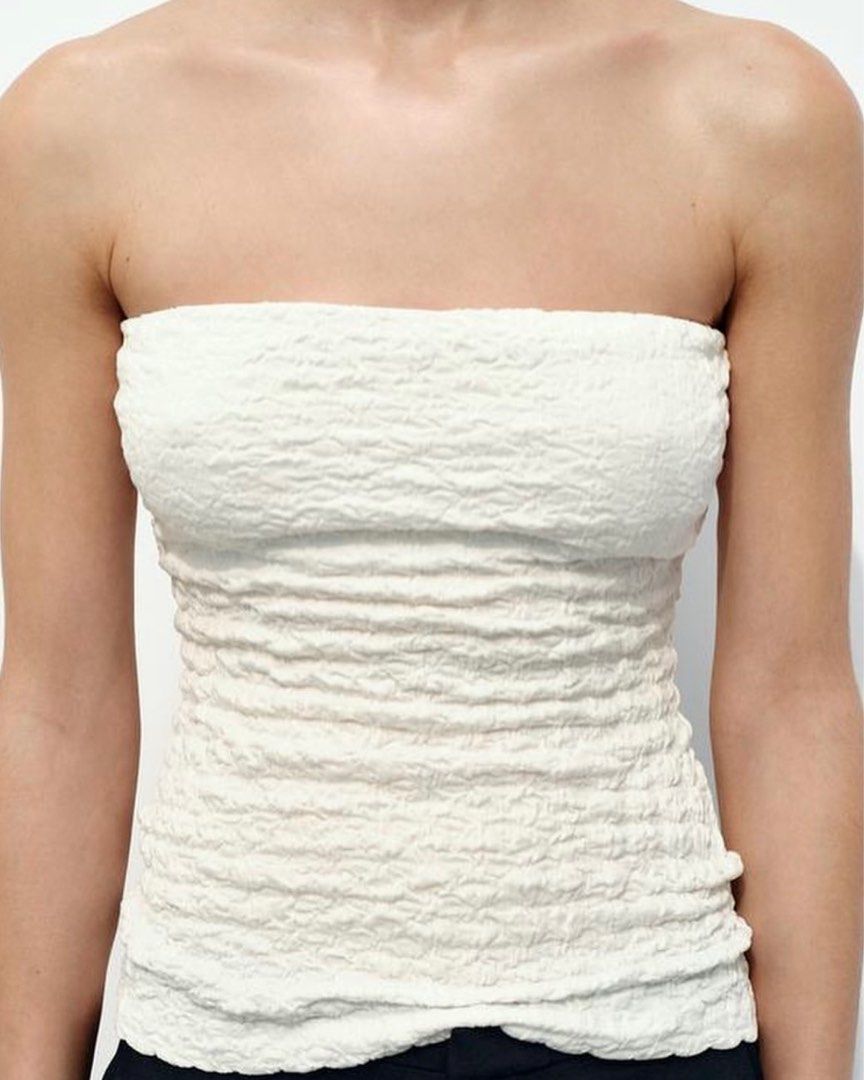 Zara Textured Strapless Tube Top (Category: Sleeveless) located in Quezon City. Submitted by tk.as (Listing ID 1365514596, Image 1). Description: Used once.