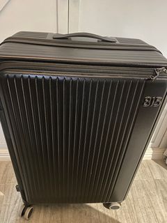 28” Large Hard Case Luggage (used once)