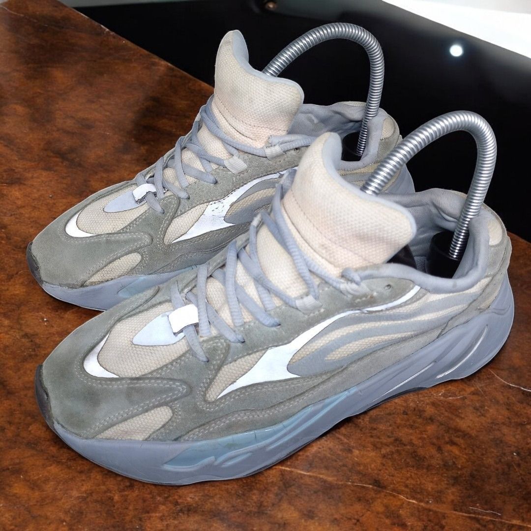 42] ADIDAS YEEZY BOOST 700 V2 HOSPITAL BLUE [A7-152] (SEPATU