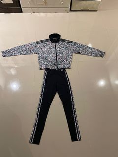 (Category: ) located in . Submitted by lesliemercado (Listing ID 1365659472, Image 1). Description: .