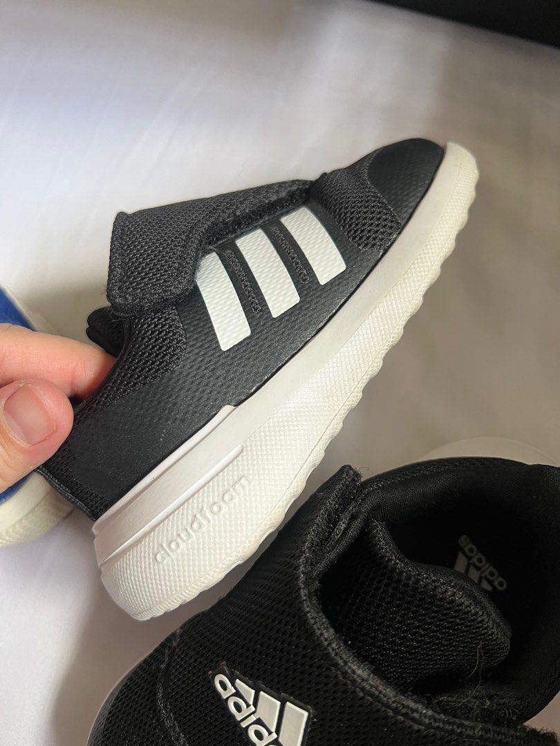 Adidas shoes kids (Category: Babies & Kids Fashion) located in San Pedro. Submitted by tabacheengcheeng (Listing ID 1365658121, Image 3). Description: Adidas kids Size 6k on tag .
