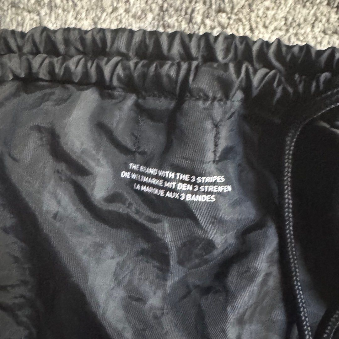 ADIDAS String Bag (w/ side zippers) (Category: Backpacks) located in Makati City. Submitted by pittsrqz (Listing ID 1365679145, Image 3). Description: • in great condition • no flaws.