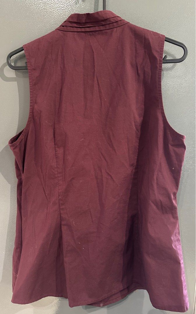 Ann Taylor Wine Sleeveless Blouse (Category: Sleeveless) located in Makati City. Submitted by balaig (Listing ID 1365721687, Image 2). Description: .