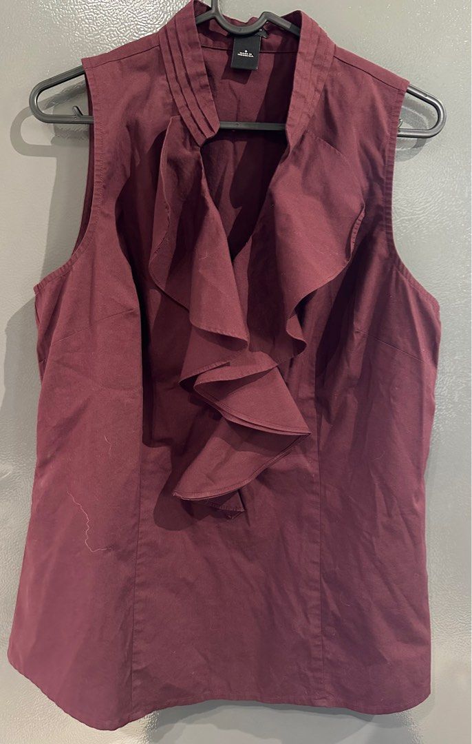 Ann Taylor Wine Sleeveless Blouse (Category: Sleeveless) located in Makati City. Submitted by balaig (Listing ID 1365721687, Image 1). Description: .