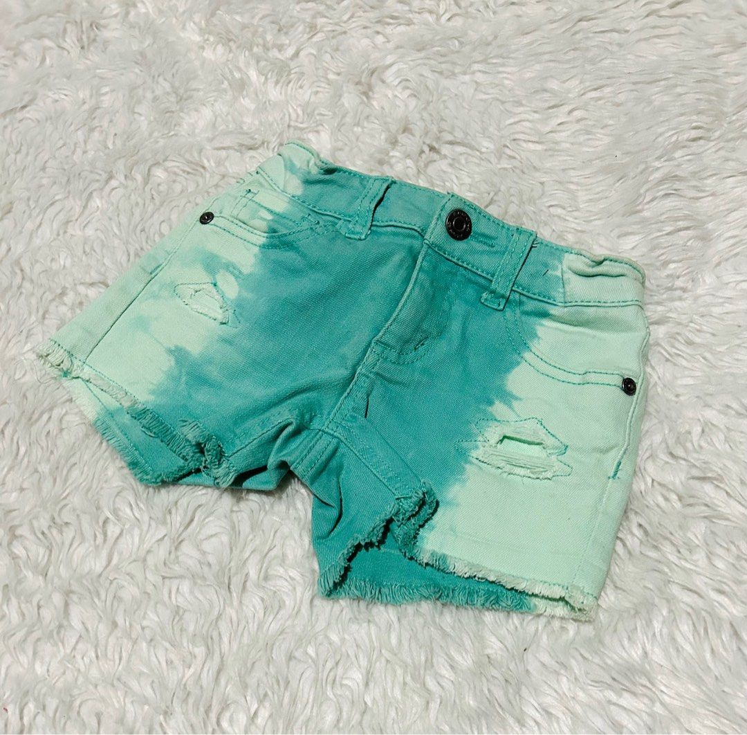 Arizona denim shorts (Category: Babies & Kids Fashion) located in General Trias. Submitted by theosdeclutter (Listing ID 1365781038, Image 1). Description: Size - 6 on tag.