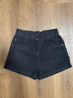(Category: ) located in . Submitted by binjinnie (Listing ID 1365697570, Image 1). Description: .