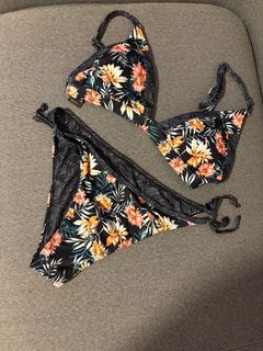 (Category: ) located in . Submitted by louloutongtong2025 (Listing ID 1365762366, Image 1). Description: .