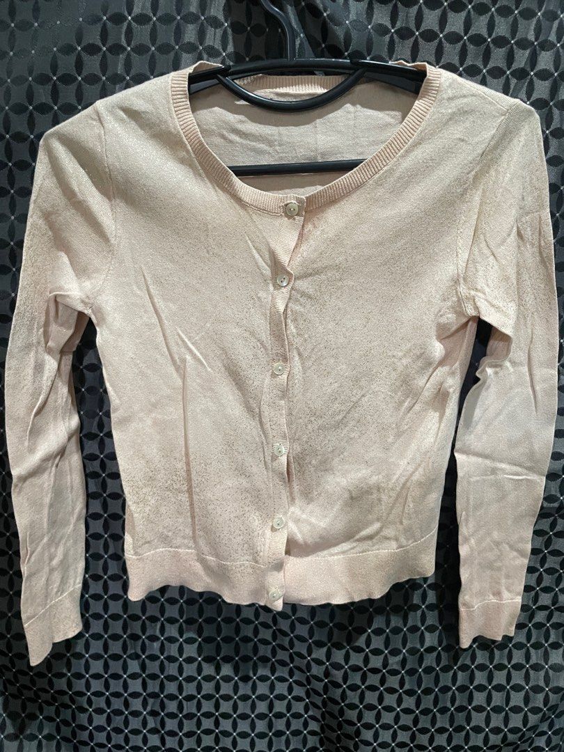 Blouses (Category: Blouses) located in Pasay City. Submitted by agy21 (Listing ID 1365806337, Image 3). Description: 50 each take all 300.