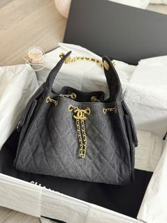 CHANEL 25S HOBO BAG 30 CM IN BLACK LIGHT GLOSSY LEATHER WITH GOLD HARDWARE