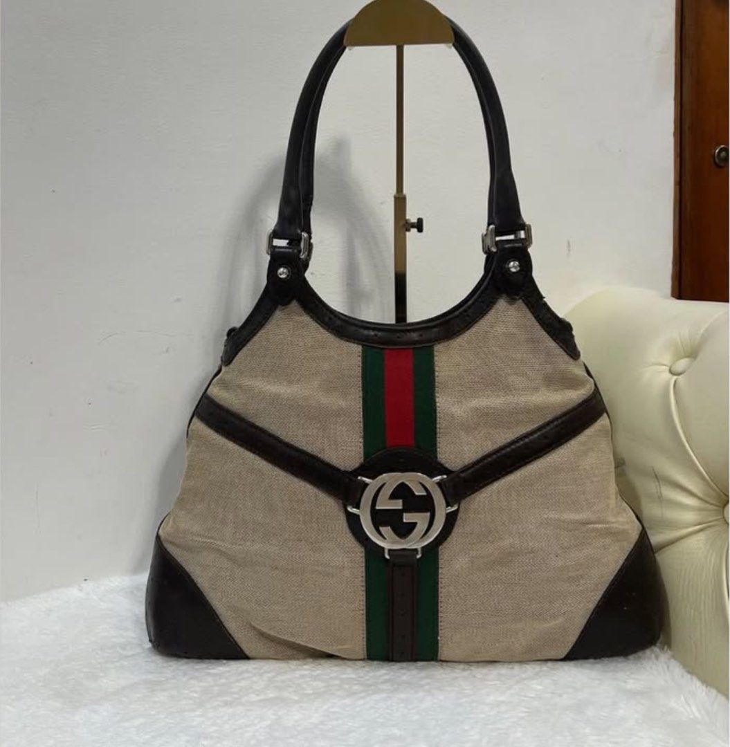Cherryline hobo😍😍😍 (Category: Luxury Bags & Wallets) located in Santa Ana. Submitted by astonandariana (Listing ID 1365650393, Image 1). Description: .