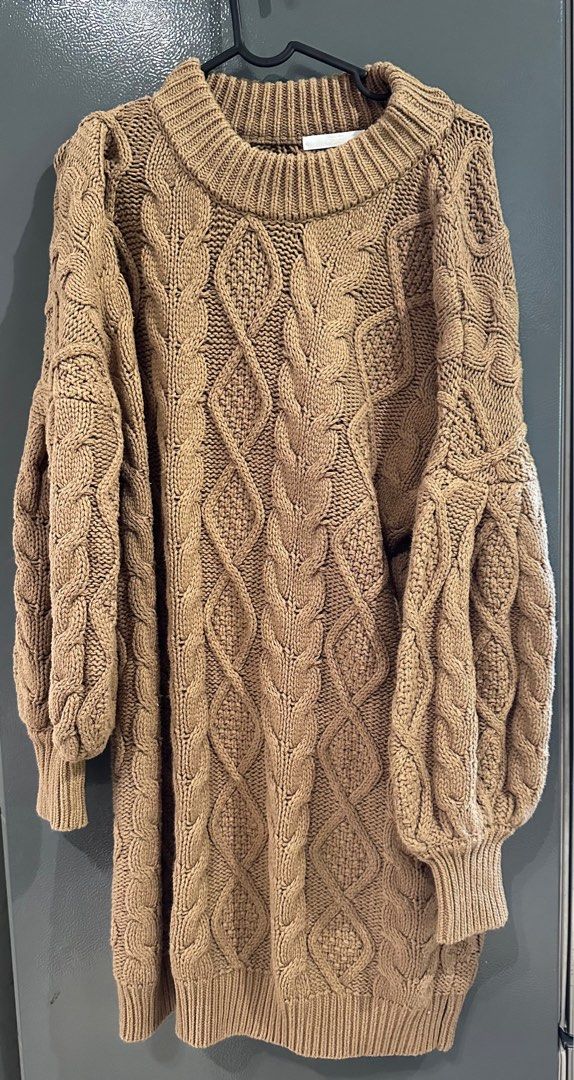 Chico Knitted Oversized Sweater (Category: Coats, Jackets and Outerwear) located in Makati City. Submitted by balaig (Listing ID 1365713905, Image 1). Description: .