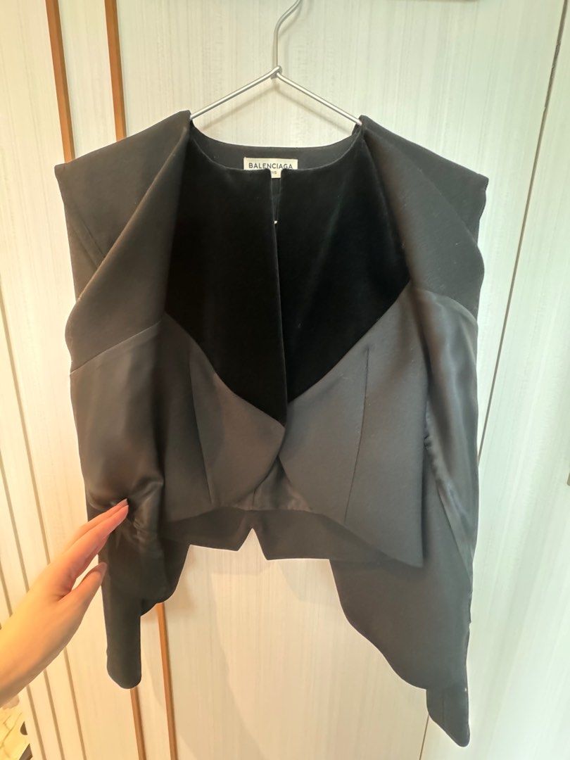 Coat （分類：外套及戶外衣服）位於 Hong Kong。 由 reen8181 提交（商品編號 1365732513，圖片 3）。簡介： 。