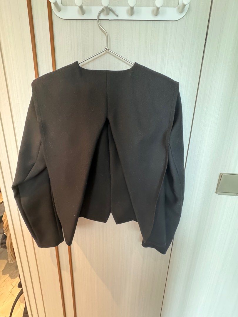 Coat （分類：外套及戶外衣服）位於 Hong Kong。 由 reen8181 提交（商品編號 1365732513，圖片 5）。簡介： 。