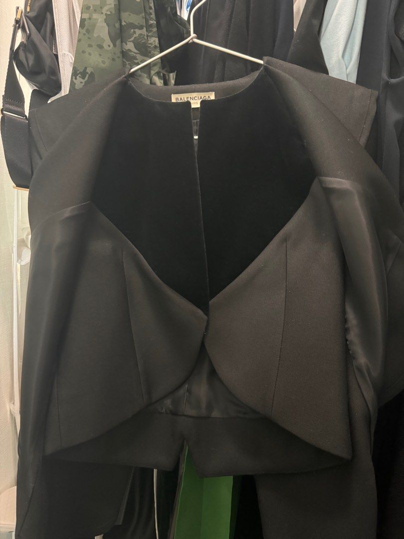 Coat （分類：外套及戶外衣服）位於 Hong Kong。 由 reen8181 提交（商品編號 1365732513，圖片 4）。簡介： 。
