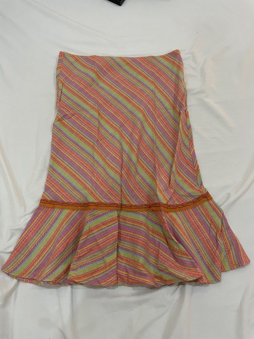 Y2K colorful summer skirt (Category: Skirts) located in Bacolod City. Submitted by declutter___byB (Listing ID 1365736728, Image 1). Description: Bought in shopflorice. Summer colors ☀️.