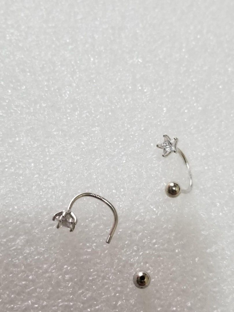 DELICATE LOOP EAR STUDS （分類：耳環）位於 Hong Kong。 由 annasam186 提交（商品編號 1355537657，圖片 5）。簡介： Delivery available by normal post or SF EXPRESS。