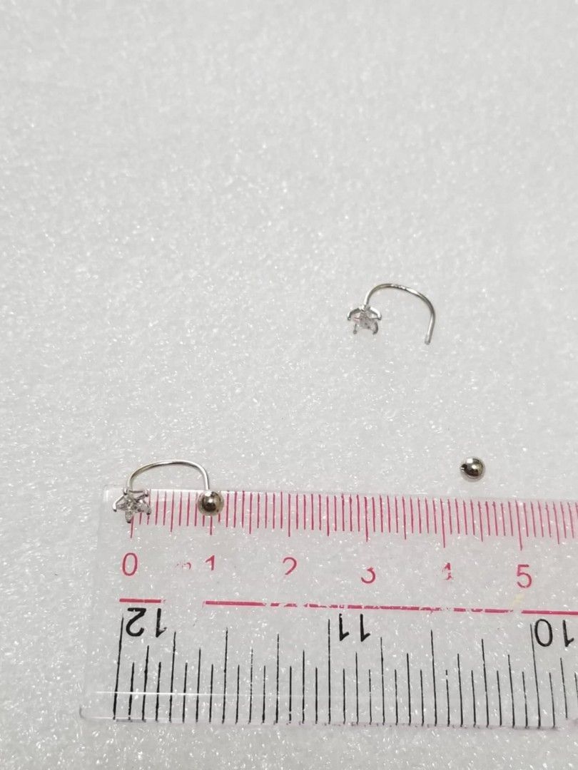 DELICATE LOOP EAR STUDS （分類：耳環）位於 Hong Kong。 由 annasam186 提交（商品編號 1355537657，圖片 7）。簡介： Delivery available by normal post or SF EXPRESS。