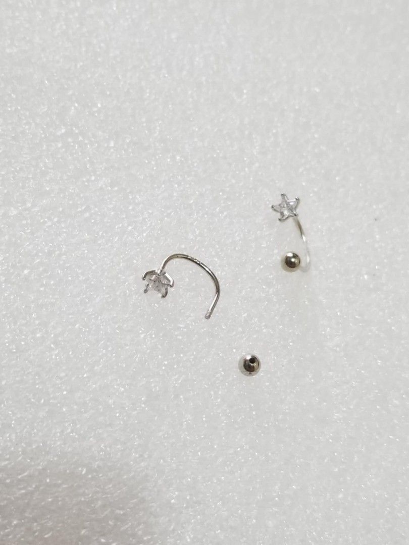 DELICATE LOOP EAR STUDS （分類：耳環）位於 Hong Kong。 由 annasam186 提交（商品編號 1355537657，圖片 4）。簡介： Delivery available by normal post or SF EXPRESS。