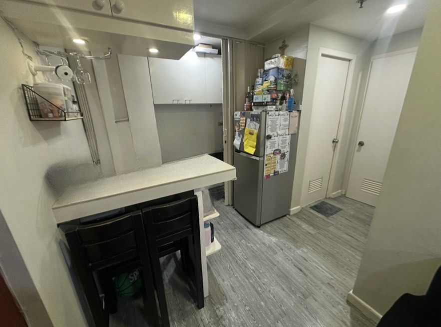(Category: ) located in . Submitted by bestluxurybuys (Listing ID 1088935483, Image 1). Description: .