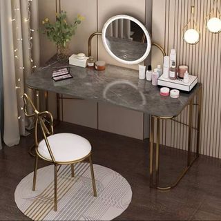 (Category: ) located in . Submitted by closingdownsaleeeee_sg (Listing ID 1365698417, Image 1). Description: .