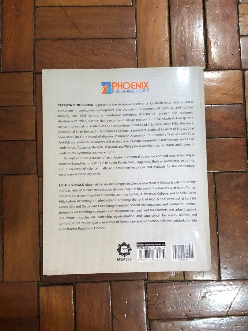 Earth and Life Science (Category: Textbooks) located in San Juan City. Submitted by lifeshop888 (Listing ID 1365726999, Image 2). Description: Senior High School Book.