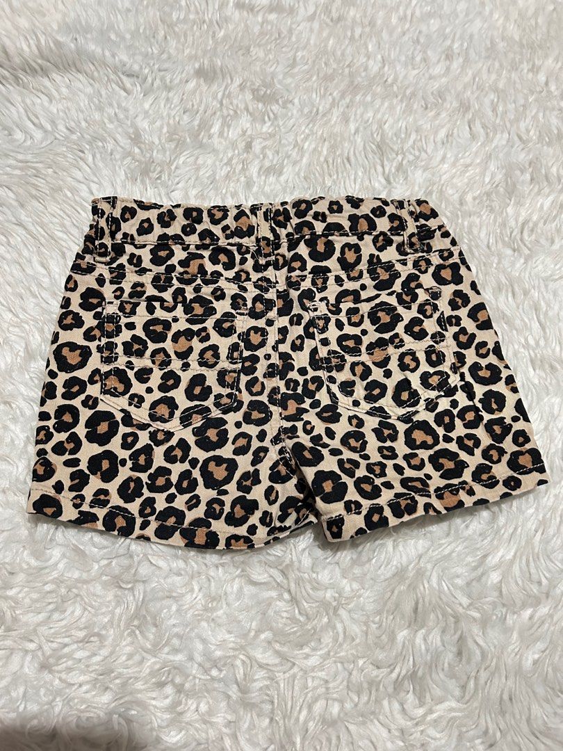 Epic Threads short (Category: Babies & Kids Fashion) located in General Trias. Submitted by theosdeclutter (Listing ID 1365780560, Image 2). Description: Size - 6 on tag.