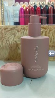 Find Comfort Hydrating Body Lotion (RARE BEAUTY)