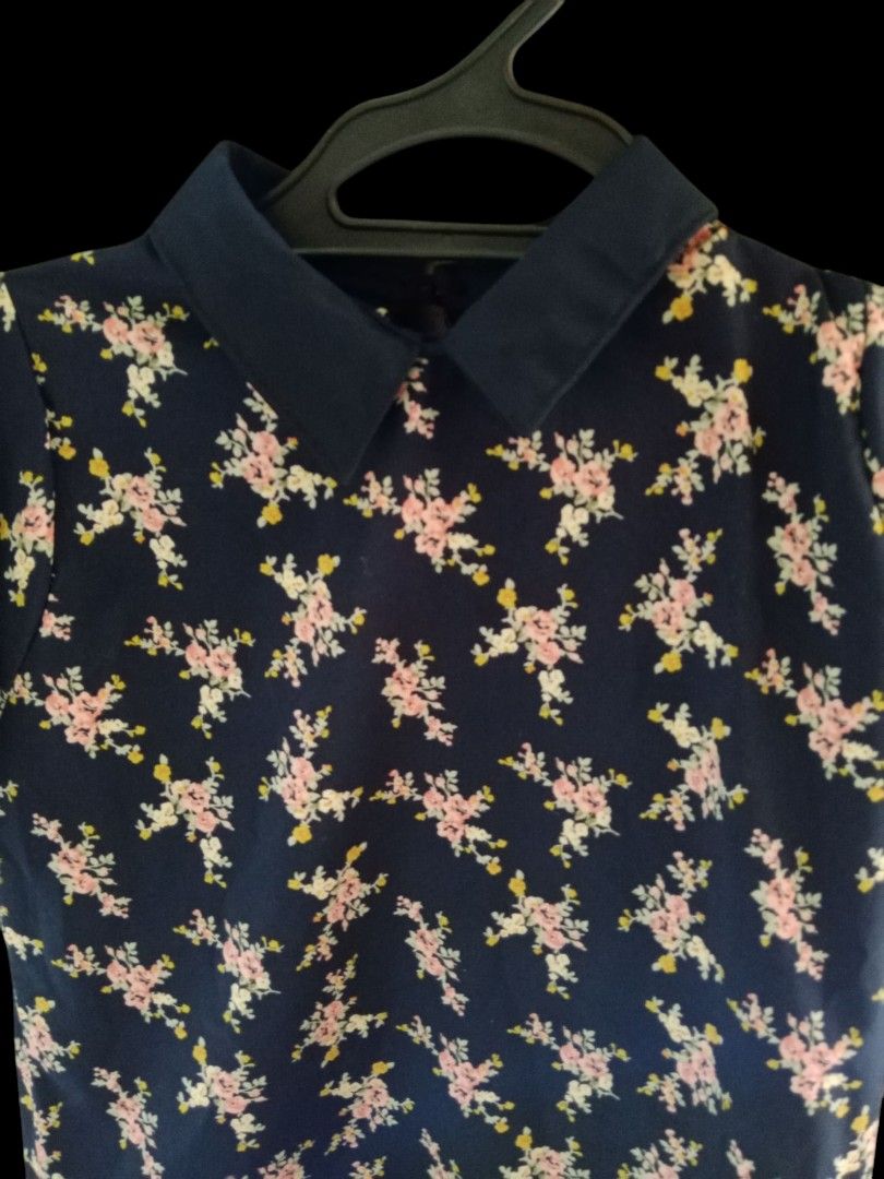 Floral Navy Blue Floral Blouse with collar (Category: Blouses) located in Bulacan. Submitted by mrnnlyss (Listing ID 1365692000, Image 2). Description: Used Once 🔸Can fit Small to Medium 🔸First pic for inspo only, 2nd pic onwards for actual item 🔸PM for inquiries/ more pics RFS: decluttering (doesn't fit me anymore) ❗Payment first policy ❗No return, No exchange.