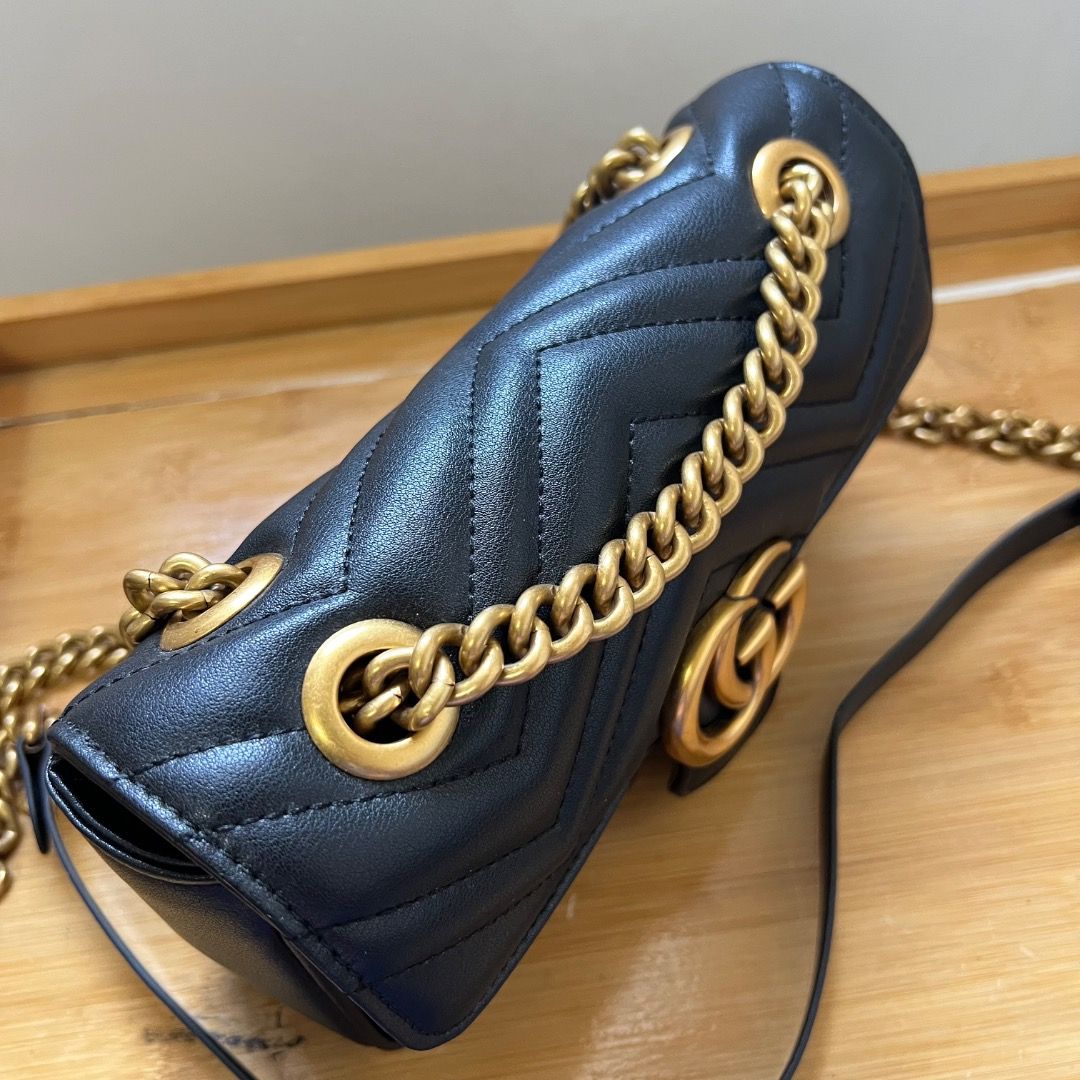 Gucci Marmont Black Mini Bag (Category: Luxury Bags & Wallets) located in Antipolo. Submitted by mjlenihcpreloved (Listing ID 1326312390, Image 3). Description: .