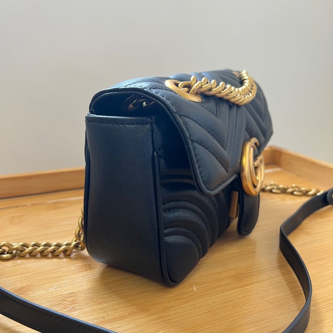 Gucci Marmont Black Mini Bag (Category: Luxury Bags & Wallets) located in Antipolo. Submitted by mjlenihcpreloved (Listing ID 1326312390, Image 2). Description: .