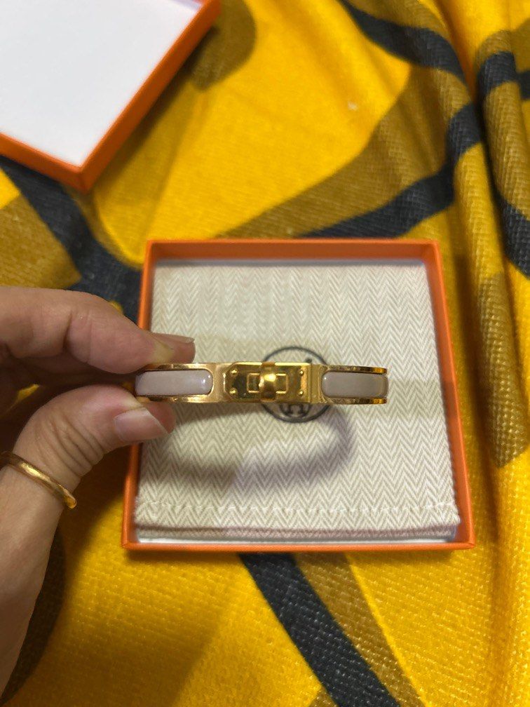 Hermes mini K clic clac (Category: Luxury Accessories) located in Quezon City. Submitted by lalaandkiki (Listing ID 1365814723, Image 1). Description: Complete set with receipt .