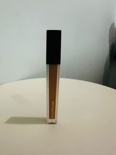 Hourglass Concealer