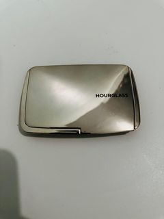 Hourglass Vanish Pressed Powder