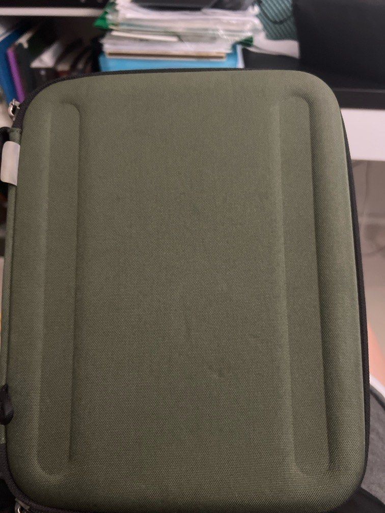 iPad Bag Case (Category: Laptop Bags & Sleeves) located in Ampang. Submitted by christinelim22 (Listing ID 1365701192, Image 1). Description: Price can negotiate. .