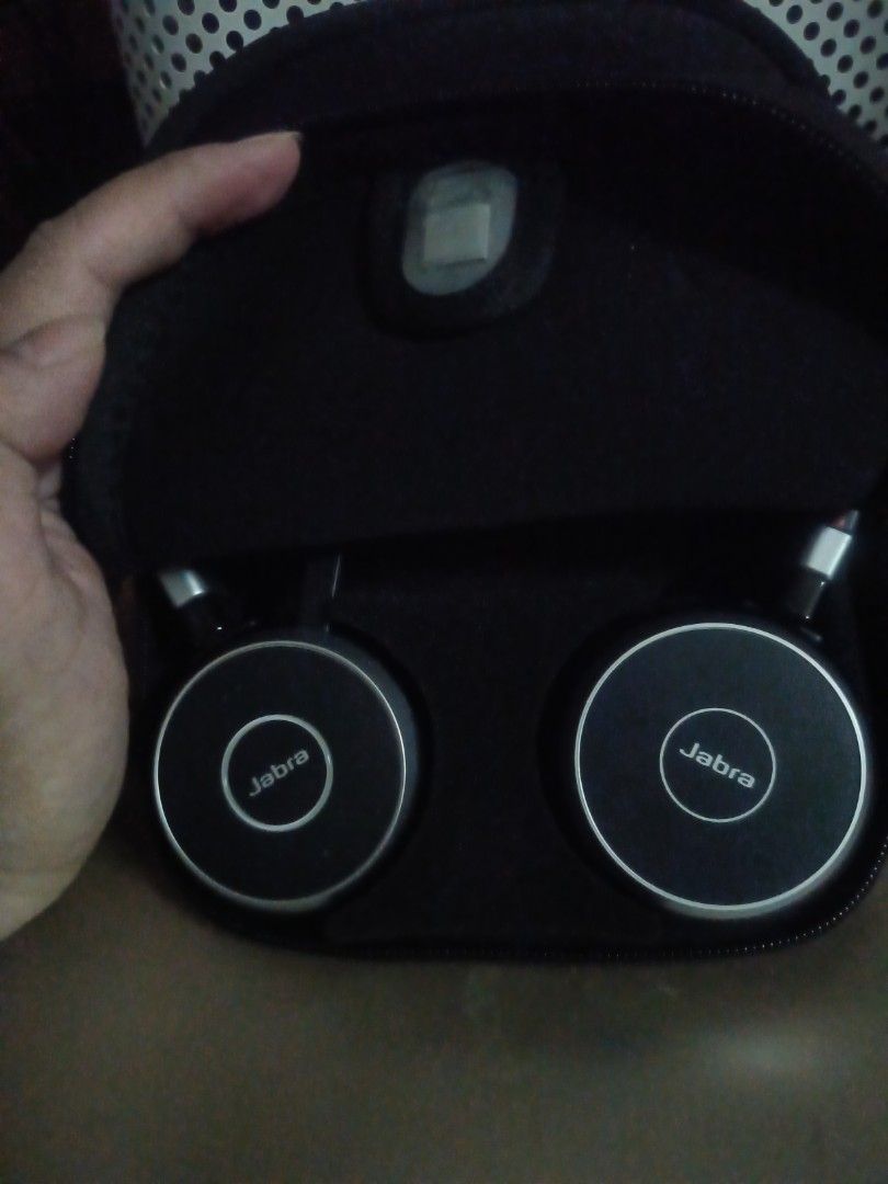 Jabra 65 (Category: Earphones) located in Quezon City. Submitted by gilira (Listing ID 1365756917, Image 1). Description: like new Jabra 65 Se wireless headphones feel free to haggle.
