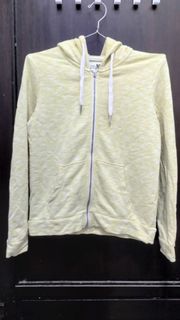 (Kategori: ) berada di . Dikirim oleh re.preloved (ID iklan 1365647476, Gambar 1). Deskripsi: .