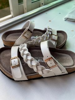 (Category: ) located in . Submitted by jhlchong (Listing ID 1365746016, Image 1). Description: .