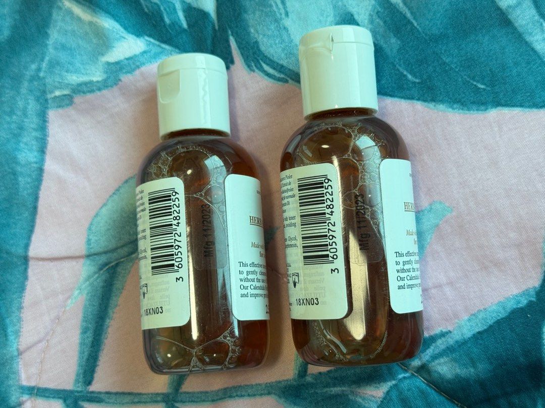 Kiehl’s Calendula Toner (Category: Face Care) located in San Mateo. Submitted by summerph (Listing ID 1365649268, Image 2). Description: Kiehl’s Calendula Toner 850 each Never been used Mfg date: November 2023 Expiration date: November 2026.