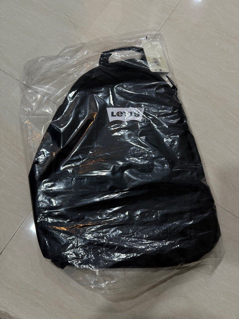 Levis Backpack (Category: Backpacks) located in Singapore. Submitted by xx.xx.xx.xx.xx (Listing ID 1365682111, Image 1). Description: Brand New Meetup location can be discussed .