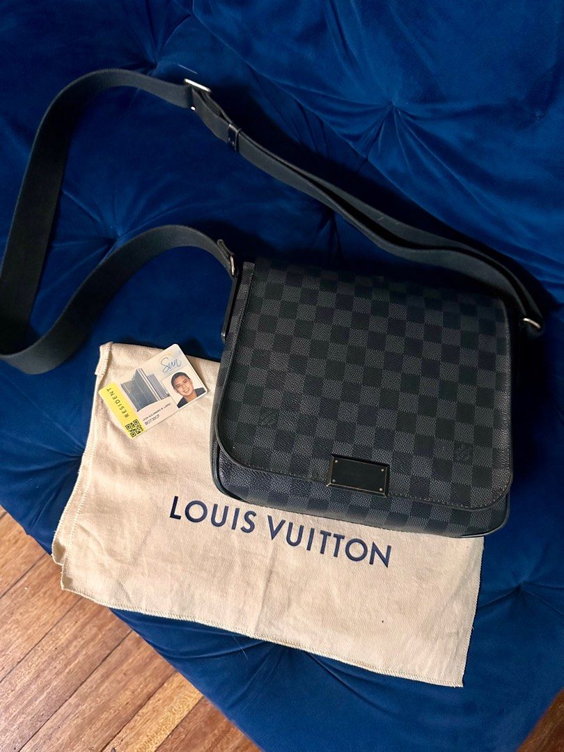 Louis Vuitton District (Category: Luxury Bags & Wallets) located in Quezon City. Submitted by _legitAF (Listing ID 1365756961, Image 1). Description: For sale only!! Louis Vuitton District PM Damier Graphite Retails around 100k With dustbag Authentic Money back!! ISSUE: Cracks ( See last photo) Meet up preferably in Sun Residences Condo, QC area .