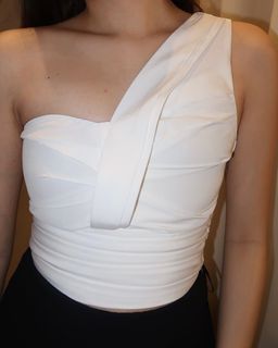 Love bonito top one sided white