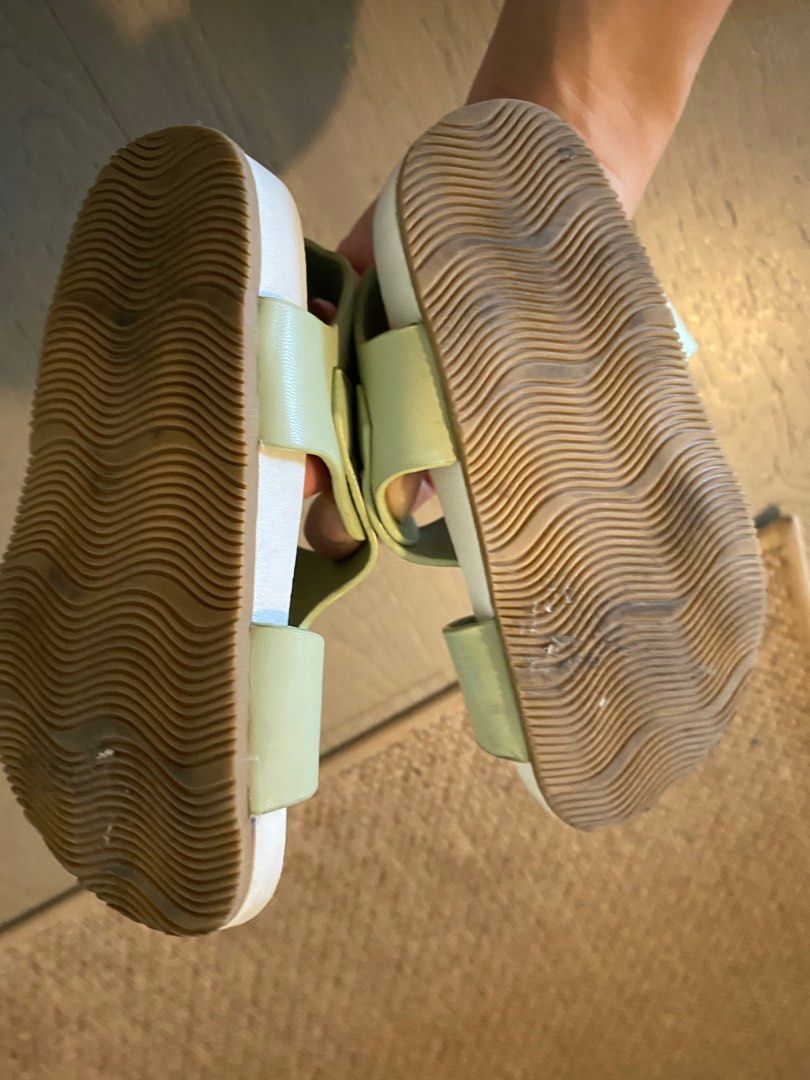 Meet My Feet Green Sandals (Category: Babies & Kids Fashion) located in Makati City. Submitted by spiffph (Listing ID 1365793321, Image 3). Description: Size 24.