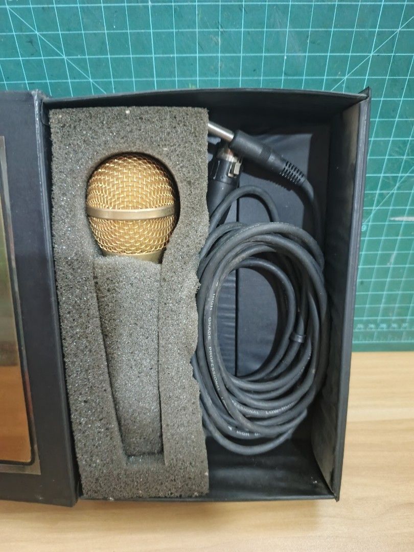SONY Uni-directional Dynamic Microphone - Model UDM-1032 (Category: Microphones) located in Mangaldan. Submitted by berto_yard_sale_ph (Listing ID 1365787714, Image 2). Description: SONY Uni-directional Dynamic Microphone - Model UDM-1032 -UNUSED and UNTESTED AS IS ( na-stuck lang sa bahay) issue as shown sa picture ‼️NOT GUARANTEED KUNG WORKING PA ITO, BUYER NA PO ANG BAHALA. -considered as vintage, most likely around late 1980's to 1990's 📍 Ma